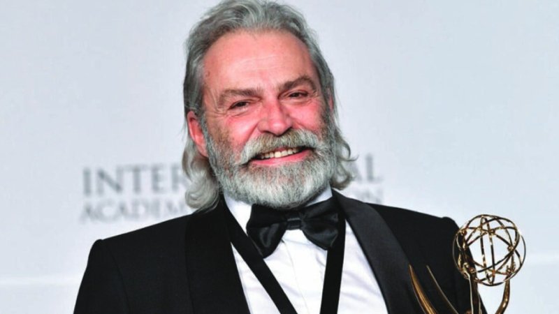 Haluk Bilginer Yeni Dizi Sahtekârlar’la Geri Dönüyor