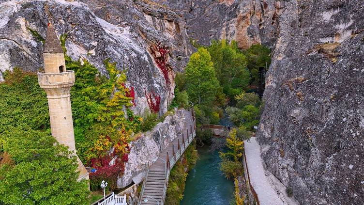 Tohma Kanyonu Sonbaharda Büyüleyici Renklere Büründü