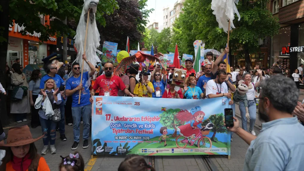 Eskişehir’de Tiyatro Şöleni: 17. Uluslararası Çocuk, Gençlik ve Kukla Tiyatroları Festivali Sürüyor